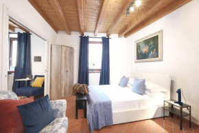 Xenia19 in pieno centro storico Peschiera Del Garda